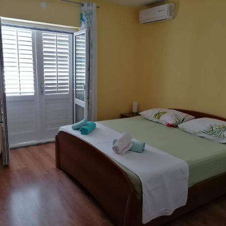 Guest House Lucija Makarska Dış mekan fotoğraf